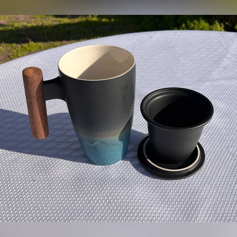 Ceramic tea mug and infuser, with lid. mountain landscape, wooden handle - Picture 7 of 9